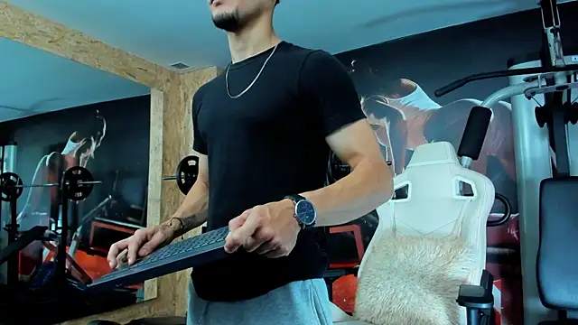 AlessandroKiing online show from 5, 4, 2026