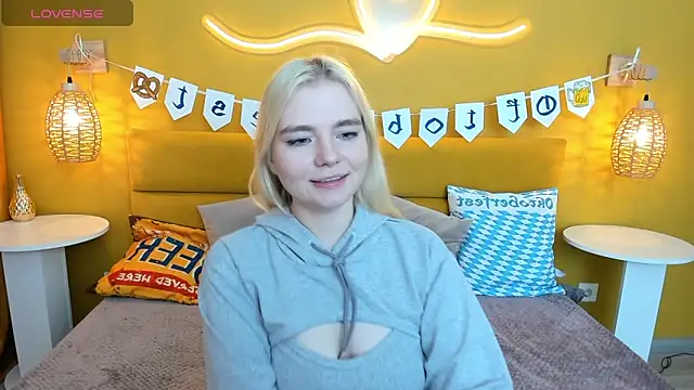 RuthBryant online show from 28, 9, 2025