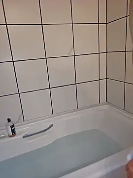 Sugarloveless online show from 15, 4, 2026