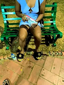 Snapshot of Mia-sensual chatting on 19, 9, 2025 Mia-sensual online show from 19, 9, 2025