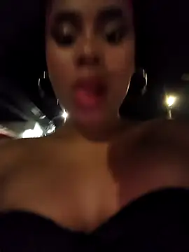 Snapshot of Mia-sensual chatting on 31, 10, 2025 Mia-sensual online show from 31, 10, 2025