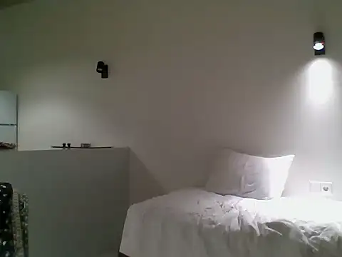 Snapshot of ALICAINWONDERLAND chatting on 9, 10, 2025 ALICAINWONDERLAND online show from 9, 10, 2025