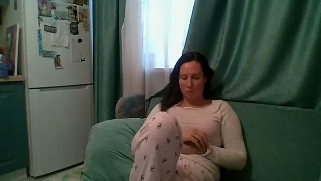 Snapshot of ALICAINWONDERLAND chatting on 7, 11, 2025 ALICAINWONDERLAND online show from 7, 11, 2025