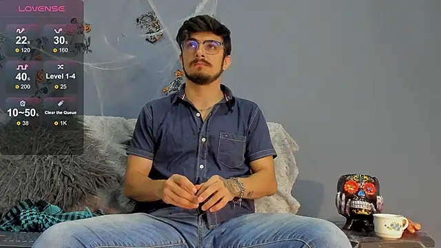 AaronFuentes7 online show from 14, 10, 2025