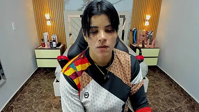 KAROLLJONES1 online show from 4, 12, 2025