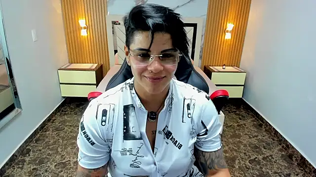 KAROLLJONES1 online show from 1, 4, 2026