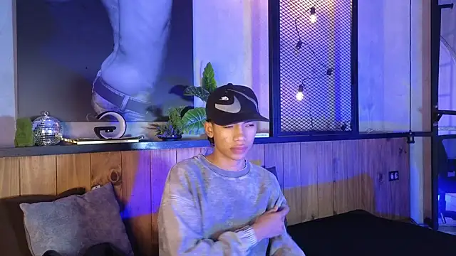 AlanCutee online show from 15, 4, 2026