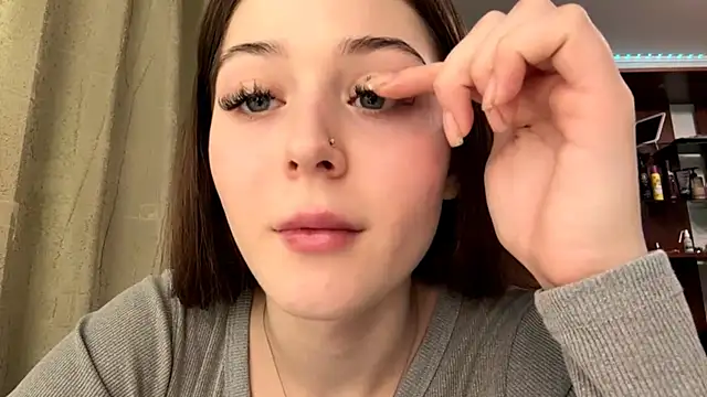 Adel strongwoman online show from 18, 1, 2026