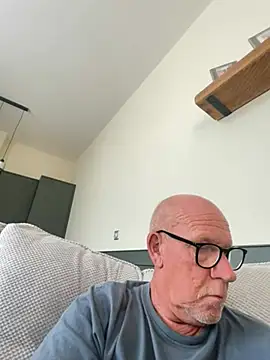 Snapshot of philefc chatting on 8, 7, 2026 philefc online show from 8, 7, 2026