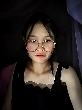 Snapshot of saronla_03 chatting on 29, 10, 2025 saronla 03 online show from 29, 10, 2025