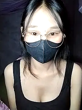 Snapshot of saronla_03 chatting on 1, 11, 2025 saronla 03 online show from 1, 11, 2025