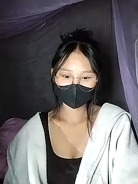 Snapshot of saronla_03 chatting on 3, 11, 2025 saronla 03 online show from 3, 11, 2025