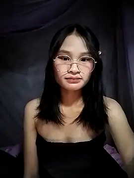 Snapshot of saronla_03 chatting on 12, 11, 2025 saronla 03 online show from 12, 11, 2025