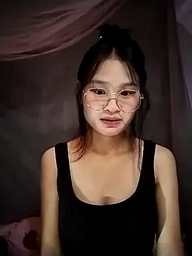 Snapshot of saronla_03 chatting on 14, 11, 2025 saronla 03 online show from 14, 11, 2025