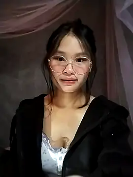 Snapshot of saronla_03 chatting on 15, 11, 2025 saronla 03 online show from 15, 11, 2025