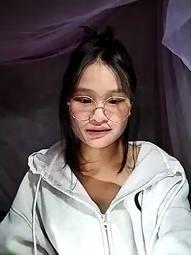 Snapshot of saronla_03 chatting on 19, 11, 2025 saronla 03 online show from 19, 11, 2025