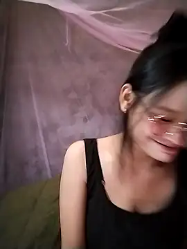 Snapshot of saronla_03 chatting on 23, 11, 2025 saronla 03 online show from 23, 11, 2025