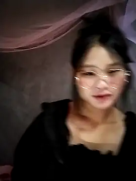 Snapshot of saronla_03 chatting on 24, 11, 2025 saronla 03 online show from 24, 11, 2025