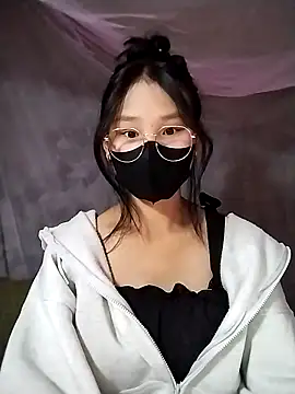 Snapshot of saronla_03 chatting on 26, 11, 2025 saronla 03 online show from 26, 11, 2025