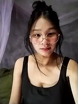 Snapshot of saronla_03 chatting on 28, 11, 2025 saronla 03 online show from 28, 11, 2025