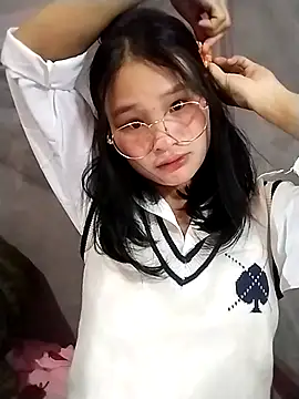 Snapshot of saronla_03 chatting on 29, 11, 2025 saronla 03 online show from 29, 11, 2025