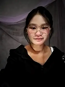 Snapshot of saronla_03 chatting on 29, 11, 2025 saronla 03 online show from 29, 11, 2025