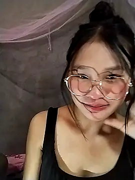 Snapshot of saronla_03 chatting on 30, 11, 2025 saronla 03 online show from 30, 11, 2025