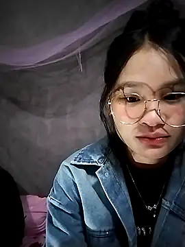 Snapshot of saronla_03 chatting on 5, 12, 2025 saronla 03 online show from 5, 12, 2025