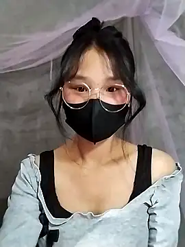 Snapshot of saronla_03 chatting on 13, 12, 2025 saronla 03 online show from 13, 12, 2025