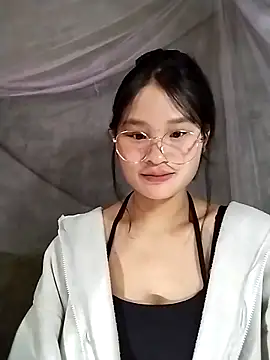 Snapshot of saronla_03 chatting on 18, 12, 2025 saronla 03 online show from 18, 12, 2025