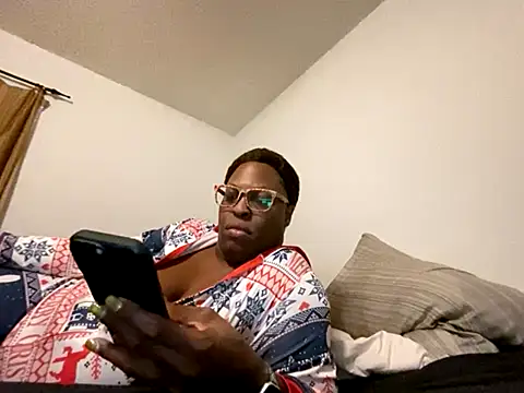 Snapshot of KANDIS864 chatting on 25, 9, 2025 KANDIS864 online show from 25, 9, 2025