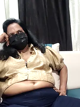 Snapshot of mallu-lover chatting on 4, 5, 2026 mallu-lover online show from 4, 5, 2026