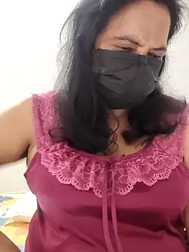 Snapshot of mallu-lover chatting on 7, 5, 2026 mallu-lover online show from 7, 5, 2026