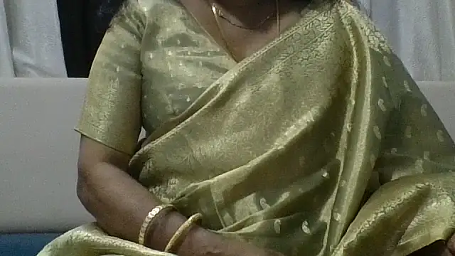 Snapshot of mallu-lover chatting on 25, 5, 2026 mallu-lover online show from 25, 5, 2026