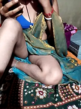 Snapshot of desimalai28 chatting on 3, 5, 2026 desimalai28 online show from 3, 5, 2026