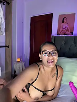 Snapshot of ema_zoe chatting on 14, 5, 2026 ema zoe online show from 14, 5, 2026