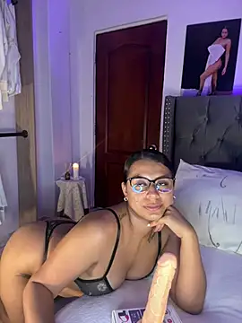 Snapshot of ema_zoe chatting on 9, 7, 2026 ema zoe online show from 9, 7, 2026
