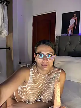 Snapshot of ema_zoe chatting on 19, 7, 2026 ema zoe online show from 19, 7, 2026