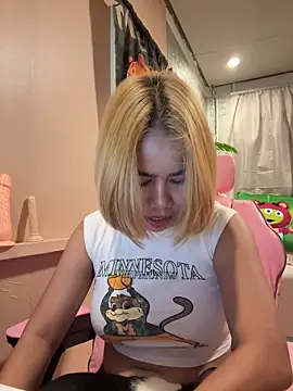 Snapshot of Kath_C chatting on 3, 10, 2025 Kath C online show from 3, 10, 2025