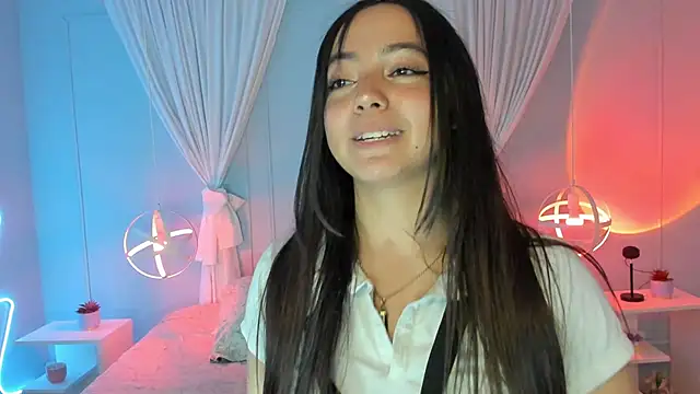 Snapshot of Lara_Rouss_ chatting on 23, 9, 2025 Lara Rouss online show from 23, 9, 2025
