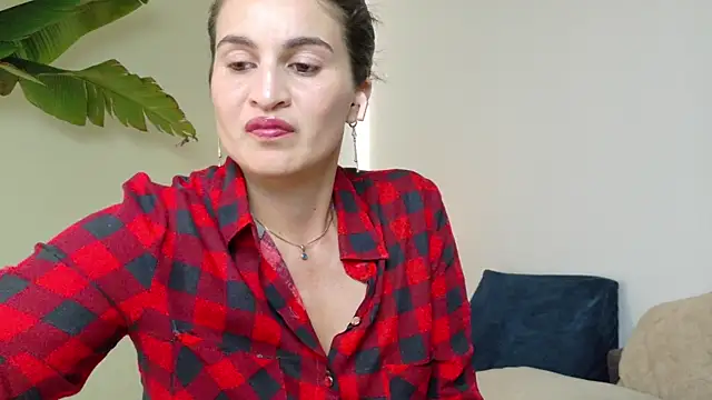 Snapshot of lizdevine chatting on 4, 12, 2025 lizdevine online show from 4, 12, 2025