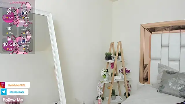 MiaVillalobos online show from 21, 9, 2025