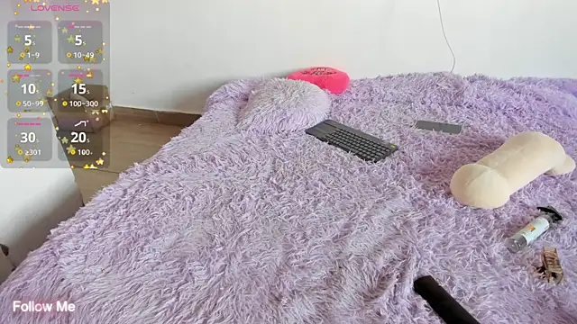 MiaVillalobos online show from 17, 1, 2026