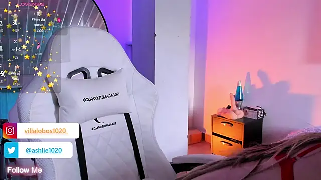 Snapshot of MiaVillalobos chatting on 13, 5, 2026 MiaVillalobos online show from 13, 5, 2026