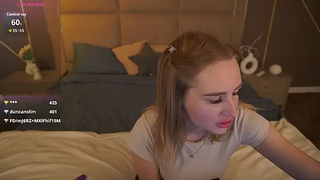 Snapshot of GabriellaJass chatting on 8, 10, 2025 GabriellaJass online show from 8, 10, 2025