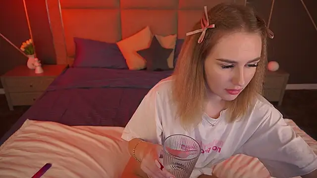 Snapshot of GabriellaJass chatting on 8, 10, 2025 GabriellaJass online show from 8, 10, 2025