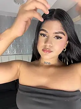 Snapshot of Mia-Medina chatting on 23, 7, 2026 Mia-Medina online show from 23, 7, 2026