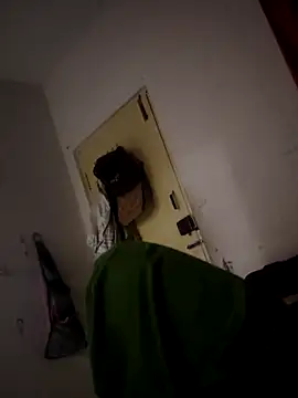 Snapshot of whitelady15 chatting on 8, 11, 2025 whitelady15 online show from 8, 11, 2025