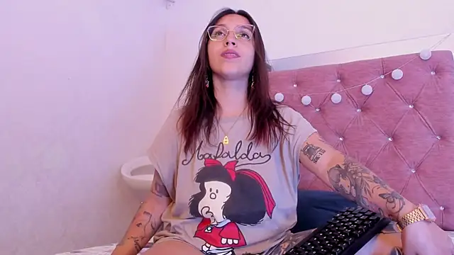 Snapshot of JulianaCarter chatting on 19, 5, 2026 JulianaCarter online show from 19, 5, 2026