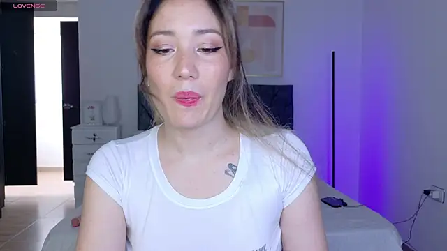 Snapshot of Eliih_01 chatting on 17, 9, 2025 Eliih 01 online show from 17, 9, 2025